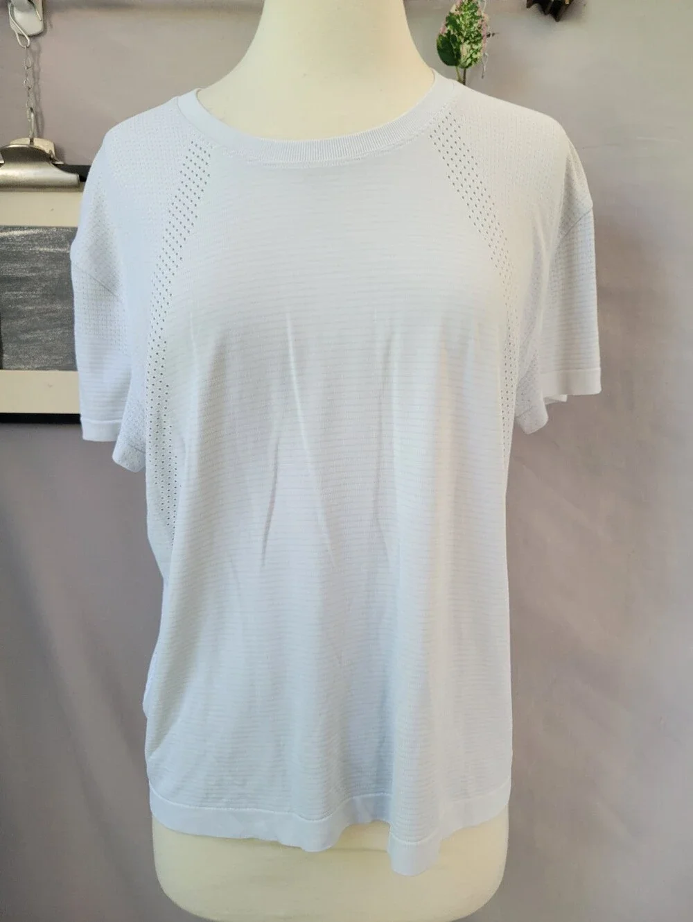 Lululemon Side Perforated Mesh Short Sleeve Crew Neck Tee Gray 12